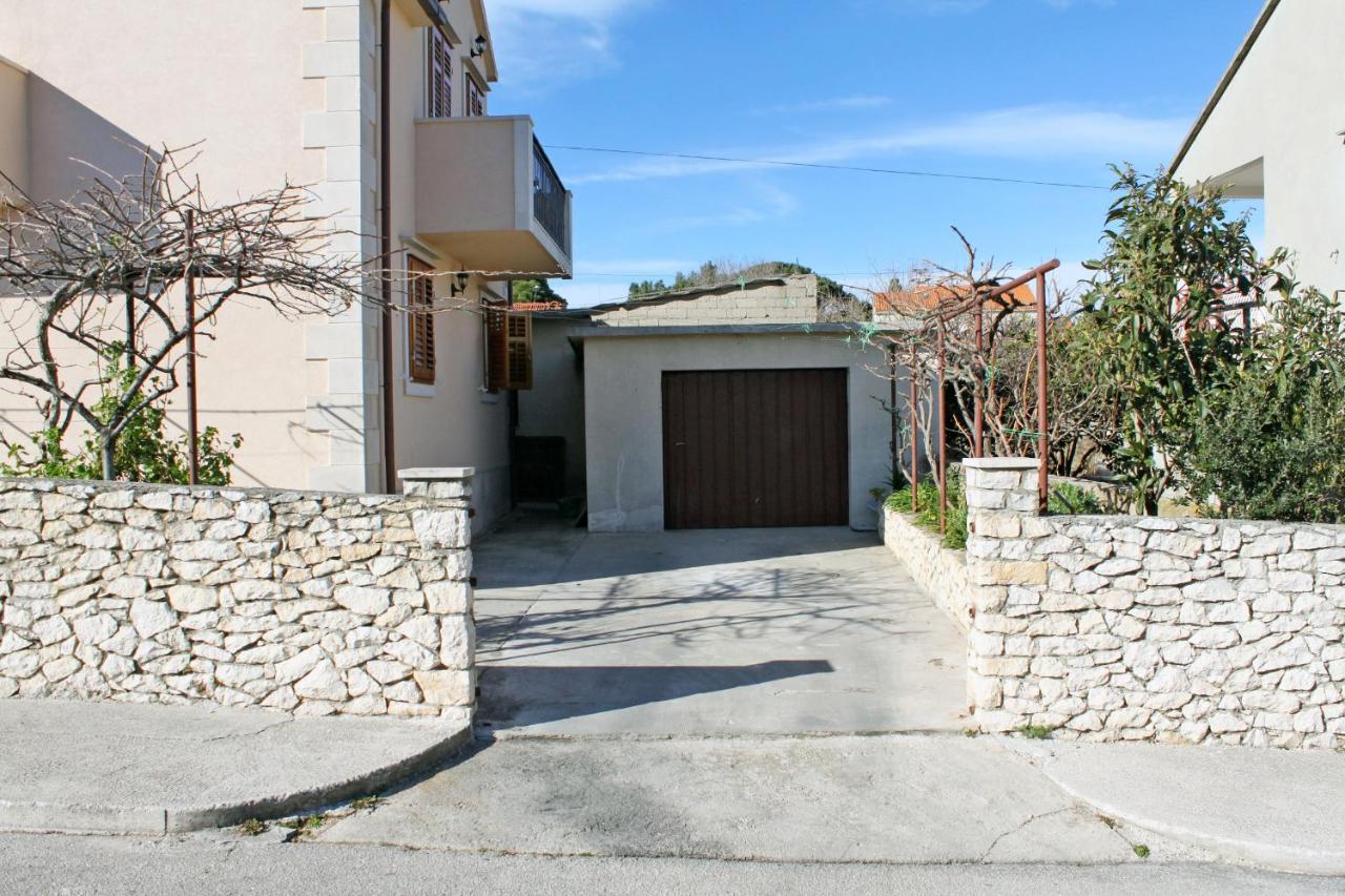 Apartments With A Parking Space Supetar, Brac - 6037 Eksteriør billede