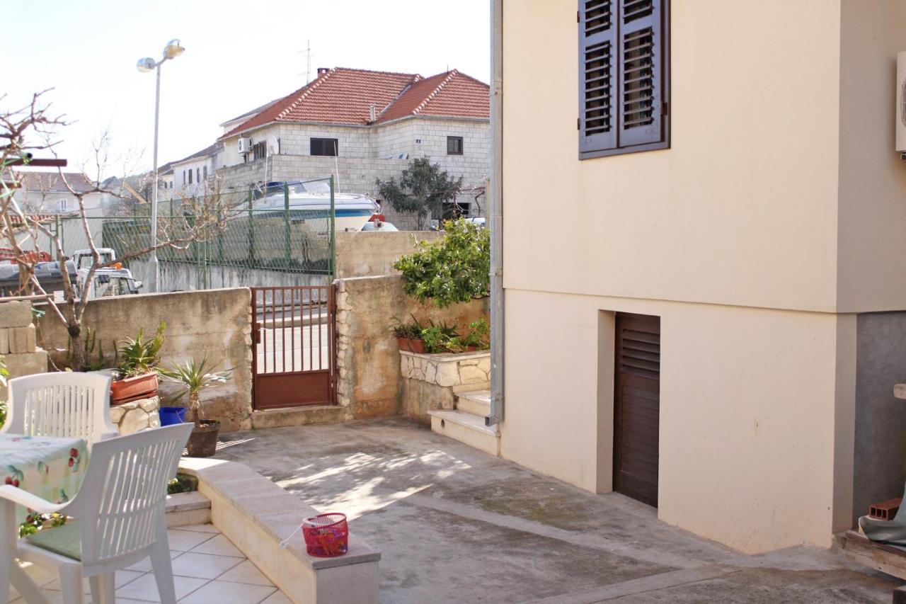 Apartments With A Parking Space Supetar, Brac - 6037 Eksteriør billede
